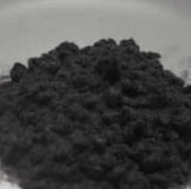 Monte de floco de rayon preto, obtido por corte, moagem ou trituração